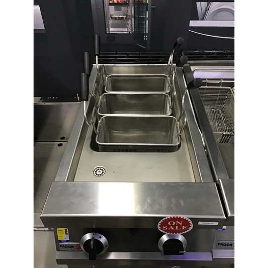 Ex-Showroom: Fagor 900 series NG pasta cooker - CPG9-05-VIC1013