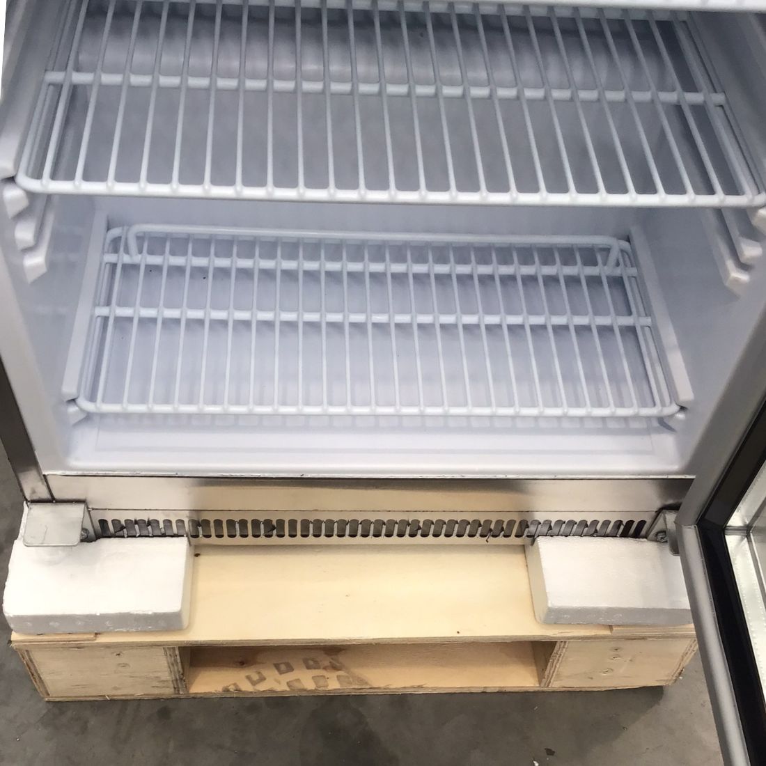 2NDs: FED-X 130L Bar Cooler Glass Door - XR200SG-NSW2076