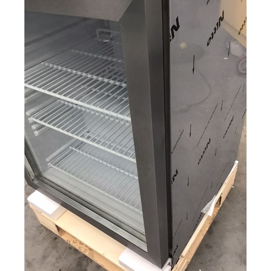 2NDs: FED-X 130L Bar Cooler Glass Door - XR200SG-NSW2076