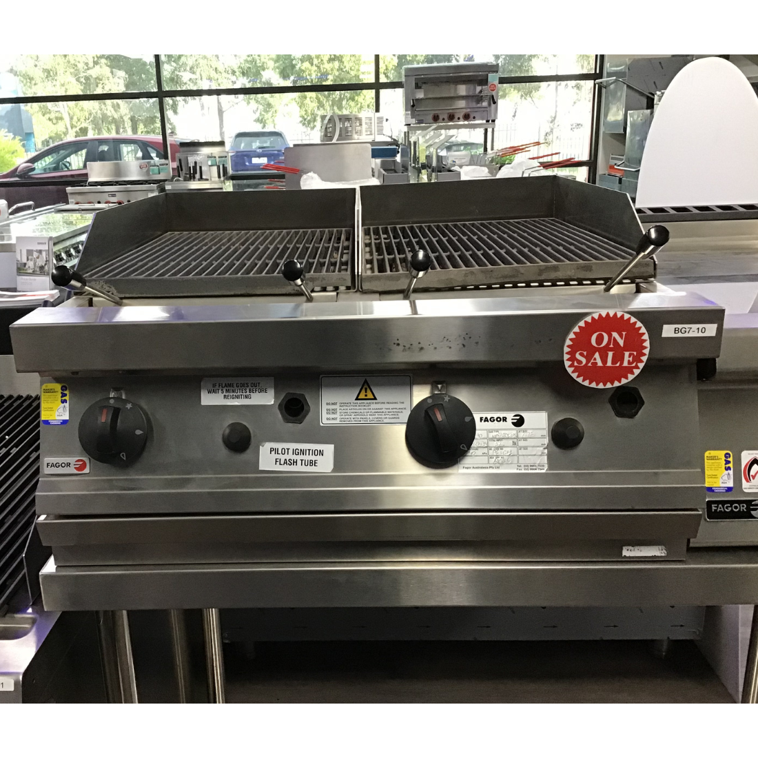 Ex-Showroom: Fagor 700 series - Gas charcoal 2 grid grill - BG7-10-VIC1005
