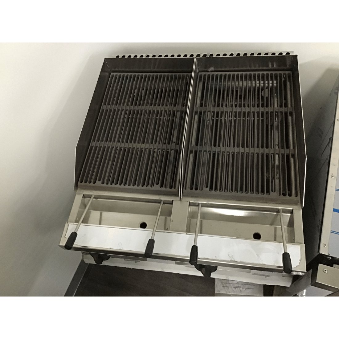 Ex-Showroom: Fagor 700 series - Gas charcoal 2 grid grill - BG7-10-VIC730