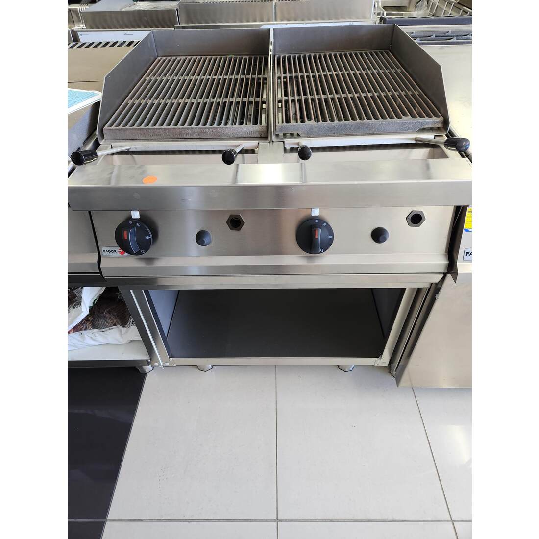 Ex-Showroom: Fagor 700 Series Gas Charcoal 2 Grid Grill BG7-10-QLD7