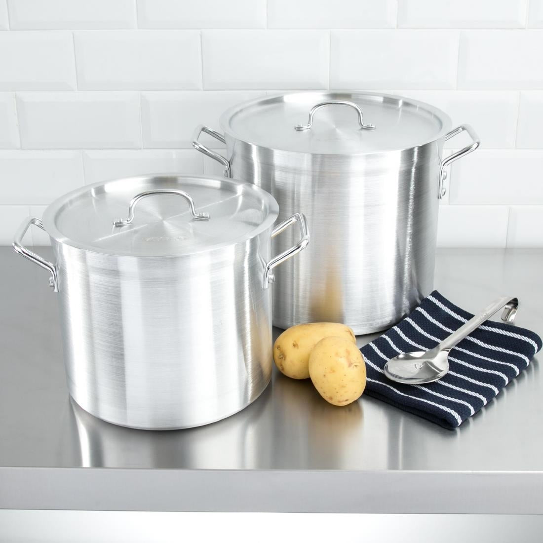 Vogue Stockpot Aluminium - 300mm 18 3/4Ltr