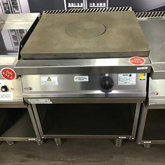 Ex-Showroom: Fagor 700 series natural gas cast iron solid top - CG7-10-VIC1010