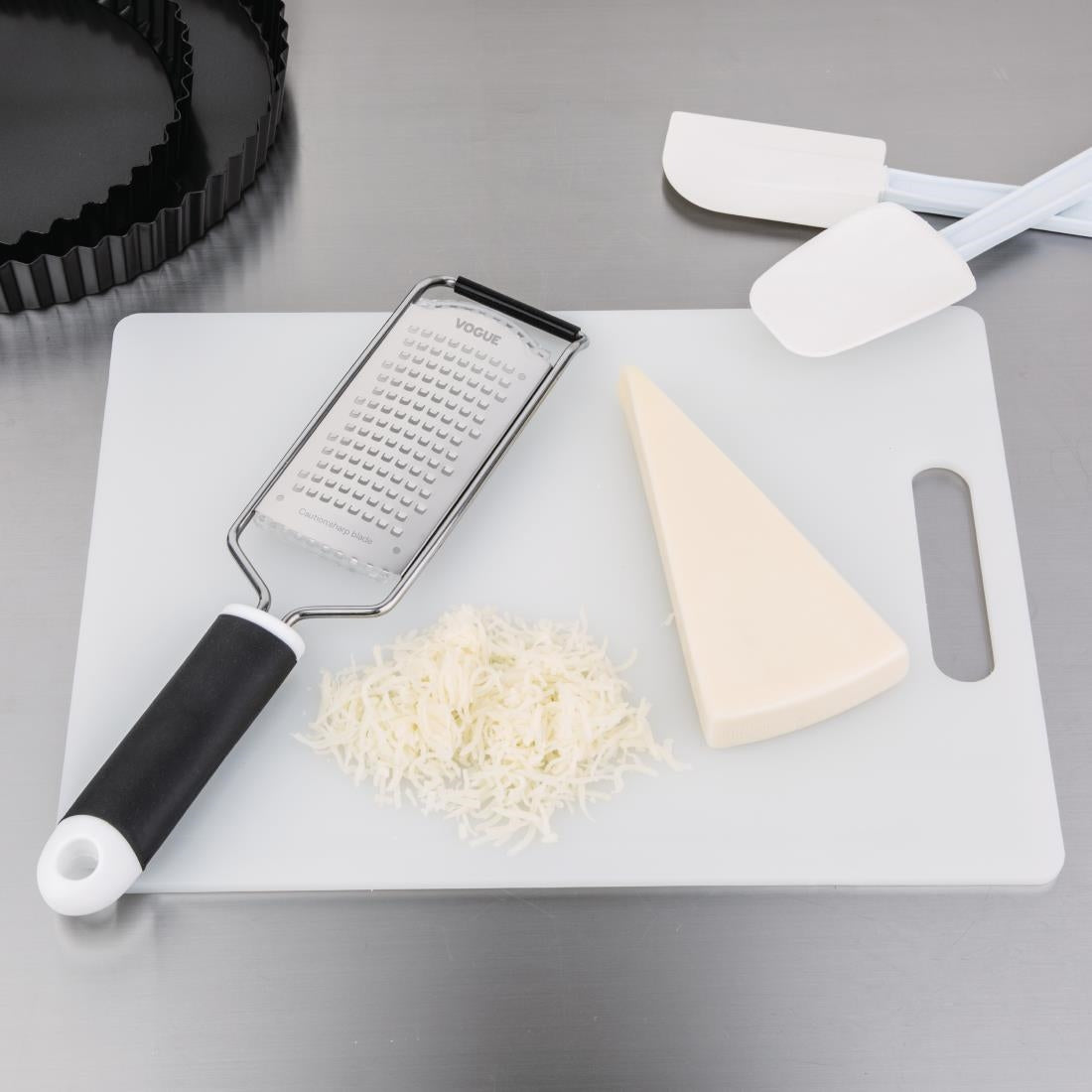 Vogue Narrow Blade Medium Grater Black