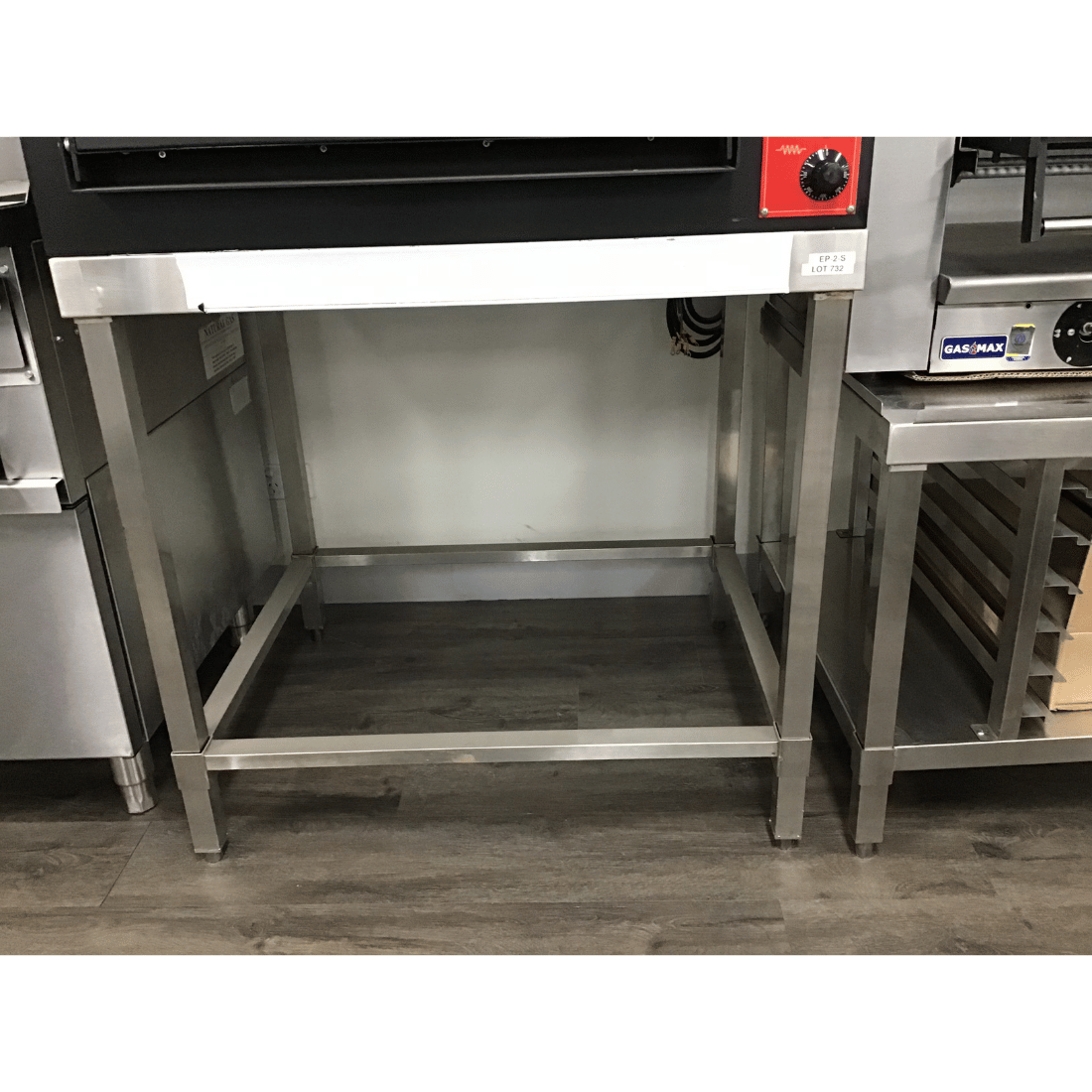 Ex-Showroom: Baker Max Stand for EP - EP-2-S-VIC732