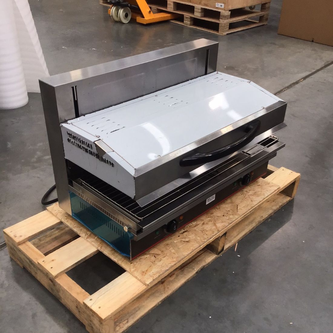 Ex Showroom: Benchstar Electric Salamander ES-5600L-NSW2090