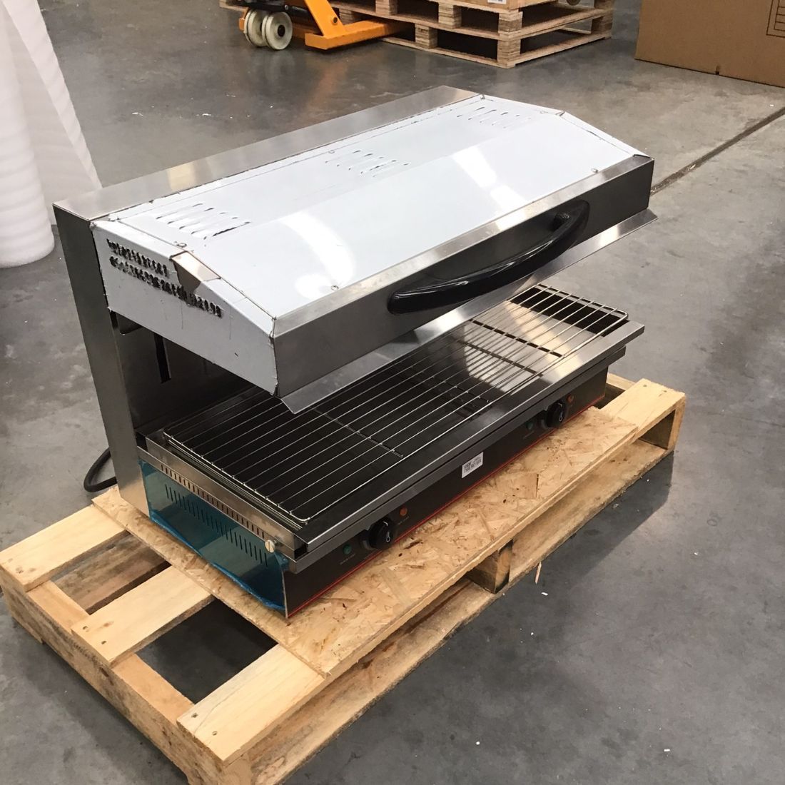 Ex Showroom: Benchstar Electric Salamander ES-5600L-NSW2090