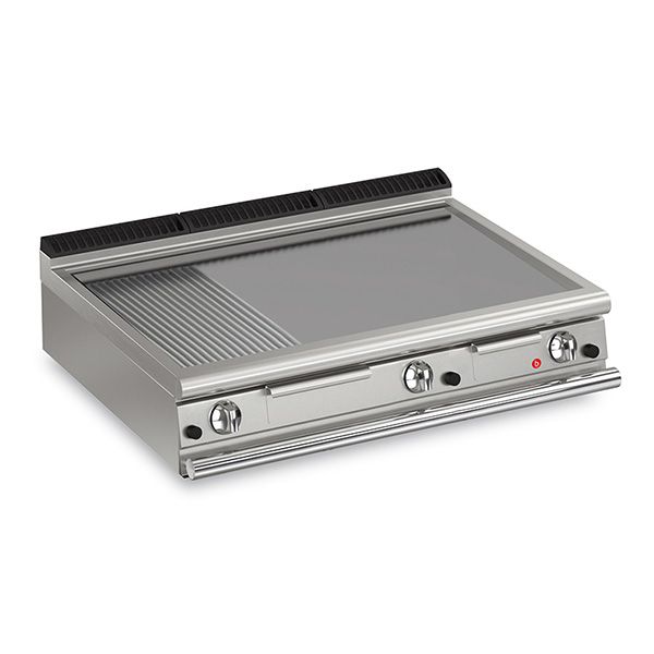 3 Burner Gas Fry Top with 2/3 Smooth 1/3 Ribbed Mild Steel Plate and Thermostat Control Q90FTT/G1220
