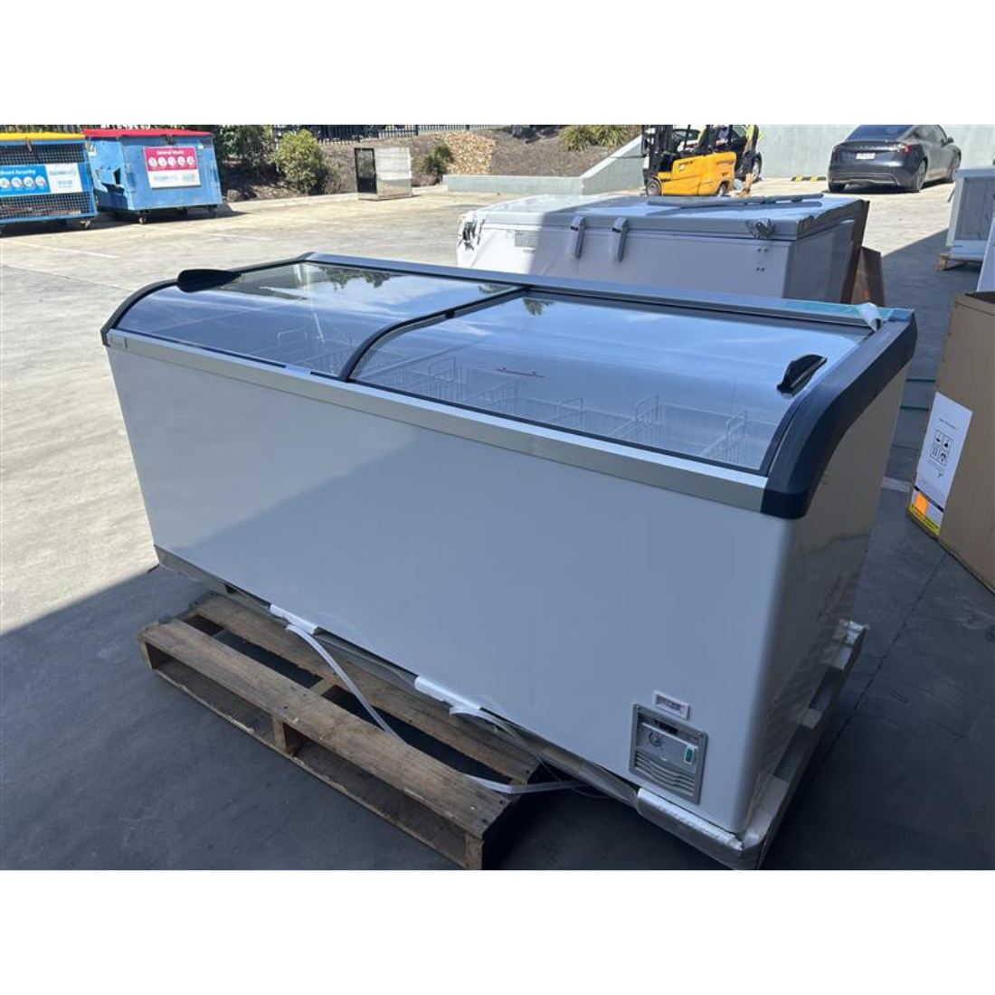 Ex-Showroom: Thermaster Heavy Duty Supermarket Glass Sliding Lid Freezers 446L - SD-666K-QLD142