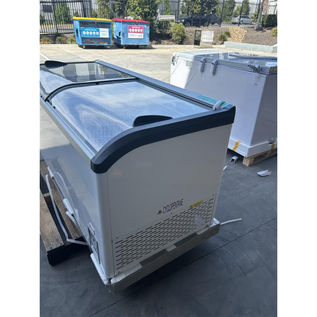 Ex-Showroom: Thermaster Heavy Duty Supermarket Glass Sliding Lid Freezers 446L - SD-666K-QLD142
