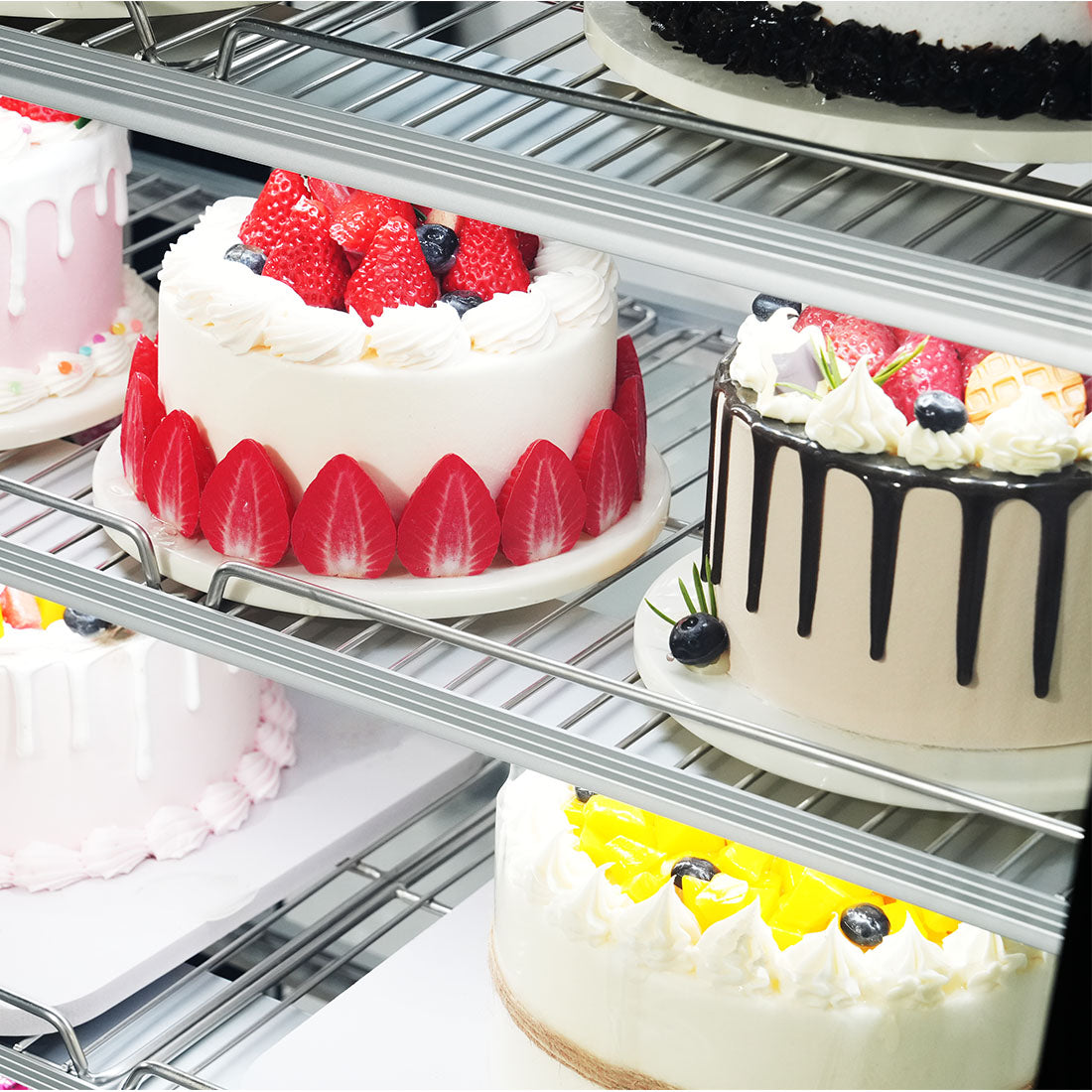 Bonvue Deluxe Chilled Display Cabinet - SLP830C