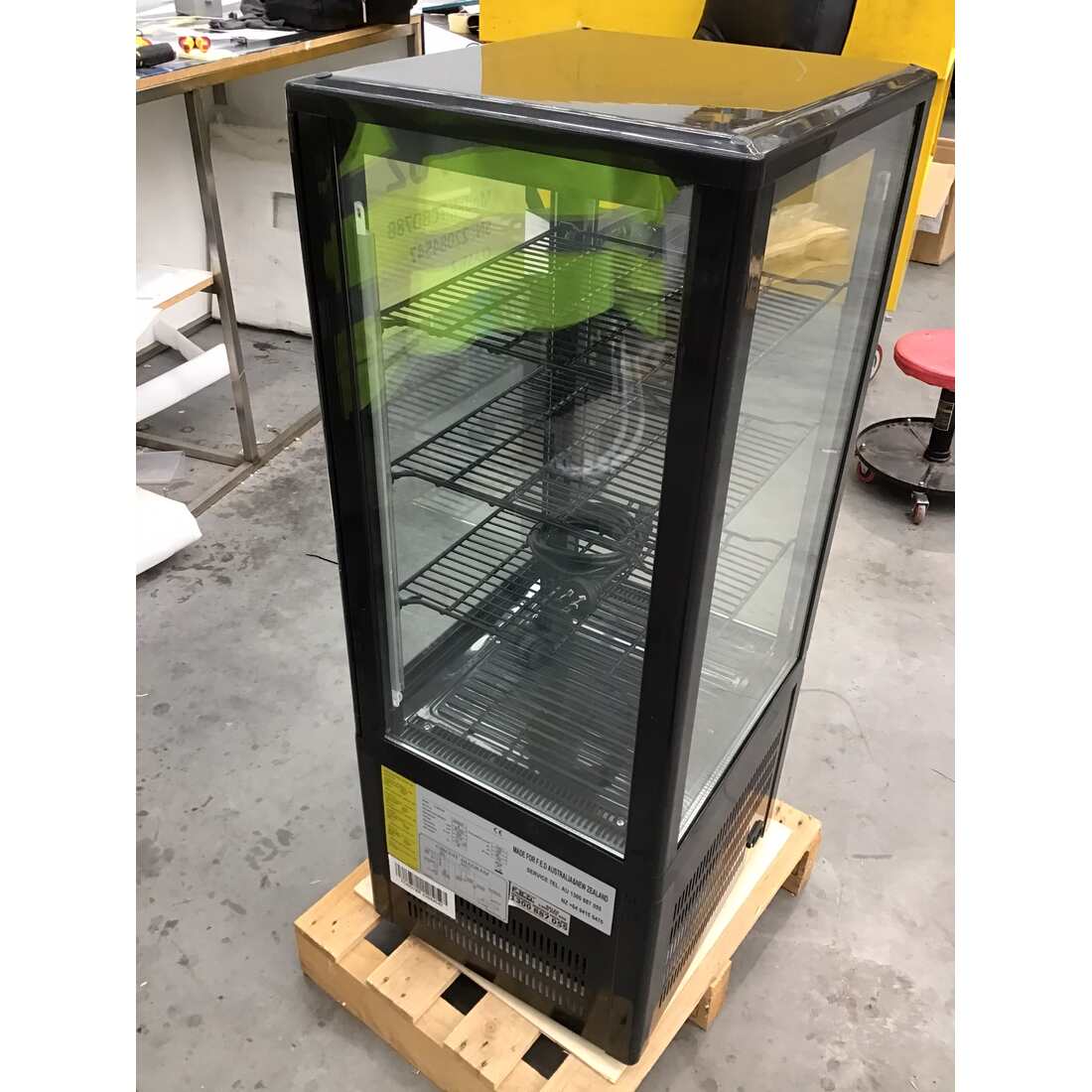 2NDs: Thermaster Four-Sided Countertop Beverage Display Fridge Black TCBD78B-NSW1762