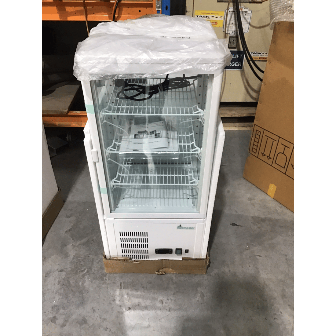 2NDs: Thermaster Four-Sided Countertop Beverage Display Fridge White - TCBD78W-SA9-Mar