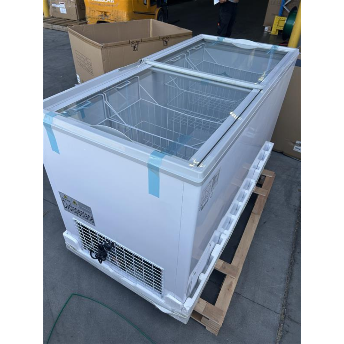 Ex-Showroom: Thermaster Heavy Duty Chest Freezer with Glass Sliding Lids - WD-520F-QLD143