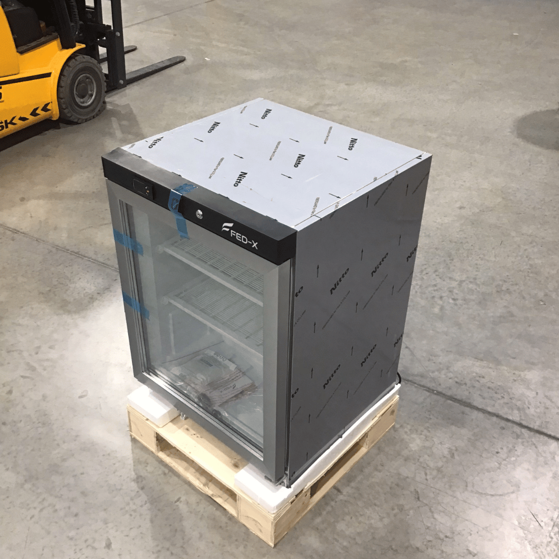 2NDs: FED-X 120L Bar Freezer Glass Door - XF200SG-SA10-Mar